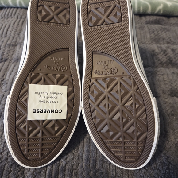 Converse Kids Sneakers in Gold and White - Picture 3 of 14